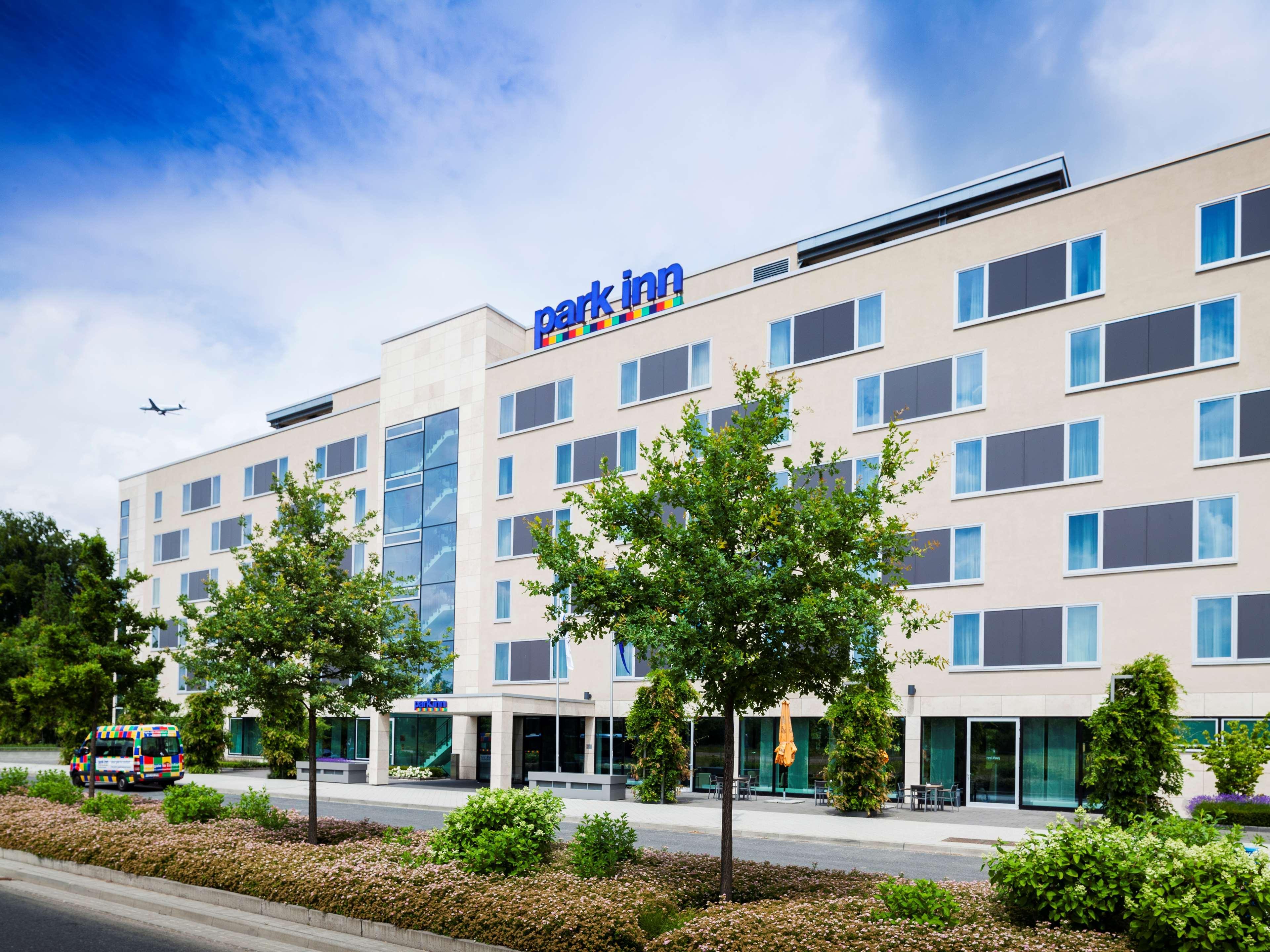 Park Inn By Radisson Frankfurt Airport Frankfurt am Main Exterior foto